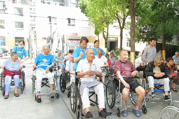 老人娱乐03.jpg